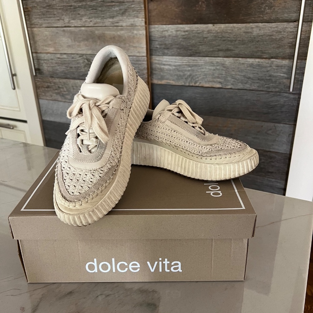 Dolce Vita Dolan Sneakers Size 8.5